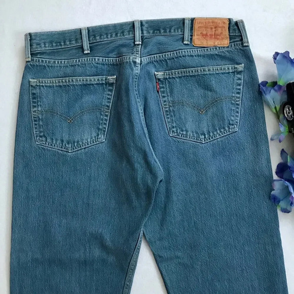 Levi's 501 NWOT Medium Wash Straight Jeans Men W40 L32 - Picture 6 of 8